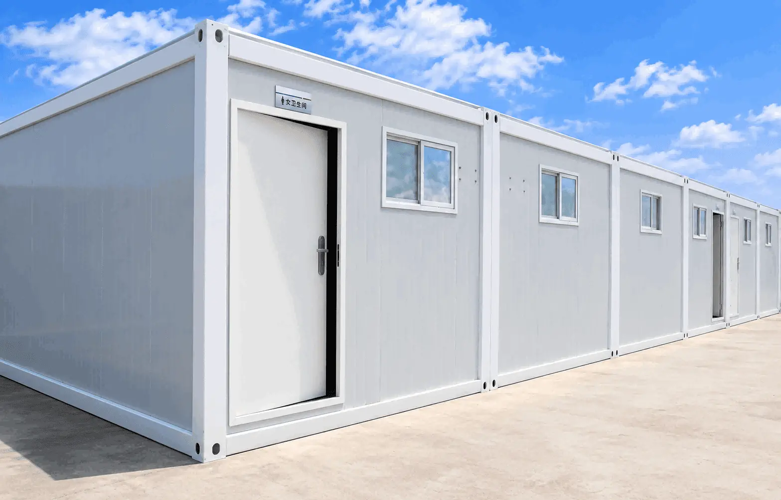 Come dovrebbe essere configurato un contenitore Flat Pack per le diverse esigenze di progetto?